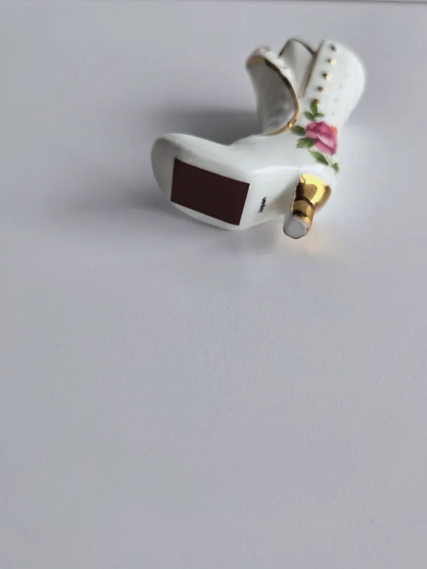 Bone China Japanese Boot Match Holder image indicator(6)