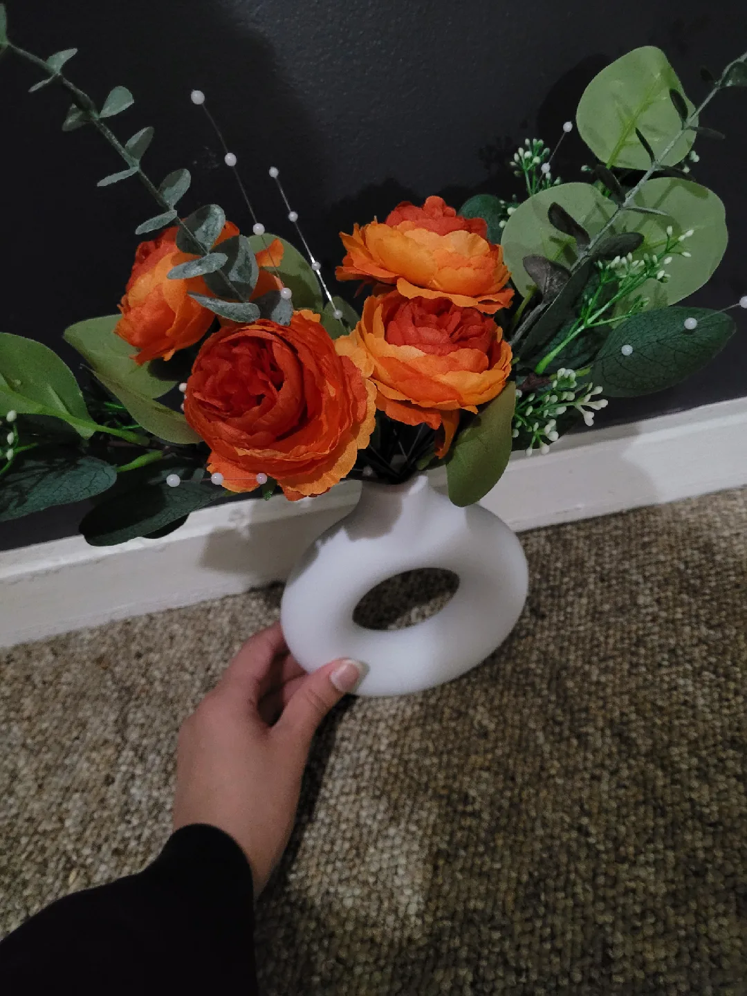 Donut Vase with Artificial Orange Flowers 🥕 image indicator(6)