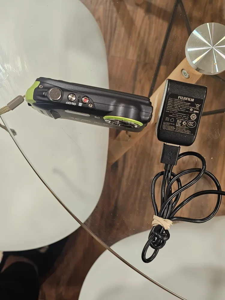 Fujifilm FinePix XP Waterproof Camera w/ Charger image indicator(4)