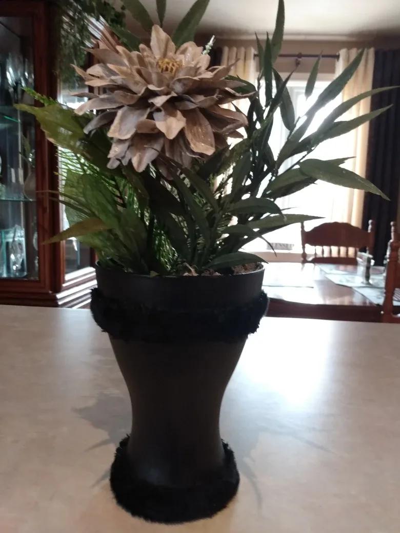 Beautiful Black Vase with Faux Floral Arrangement thumbnail