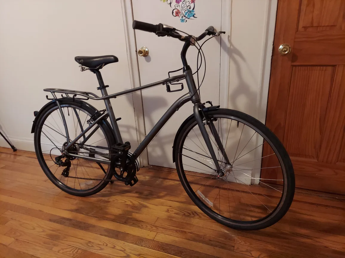 Great ** 2024 MOMENTUM ** 7 SPEED Gray Hybrid Bicycle