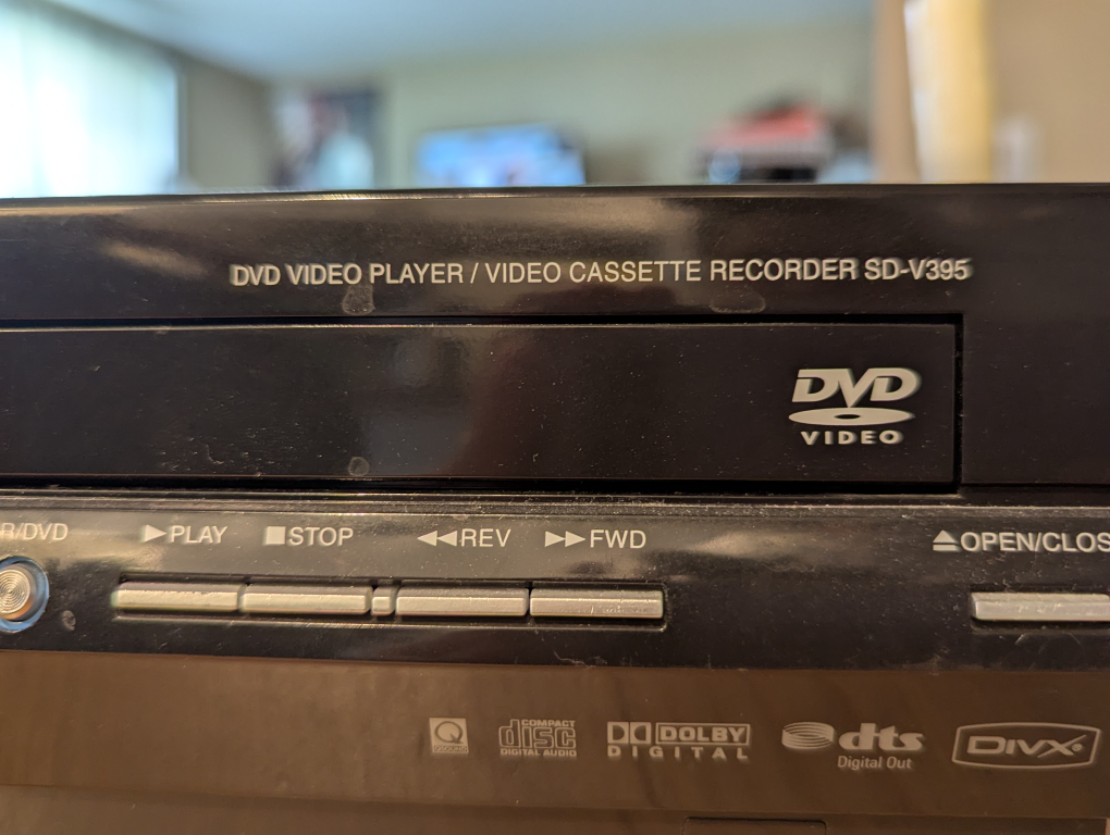 Toshiba SD-V395 DVD/VCR Combo Player - photo 2
