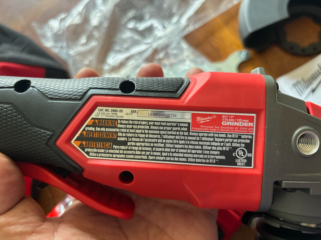Milwaukee M18 FUEL 4 1/2" Angle Grinder Kit - photo 2