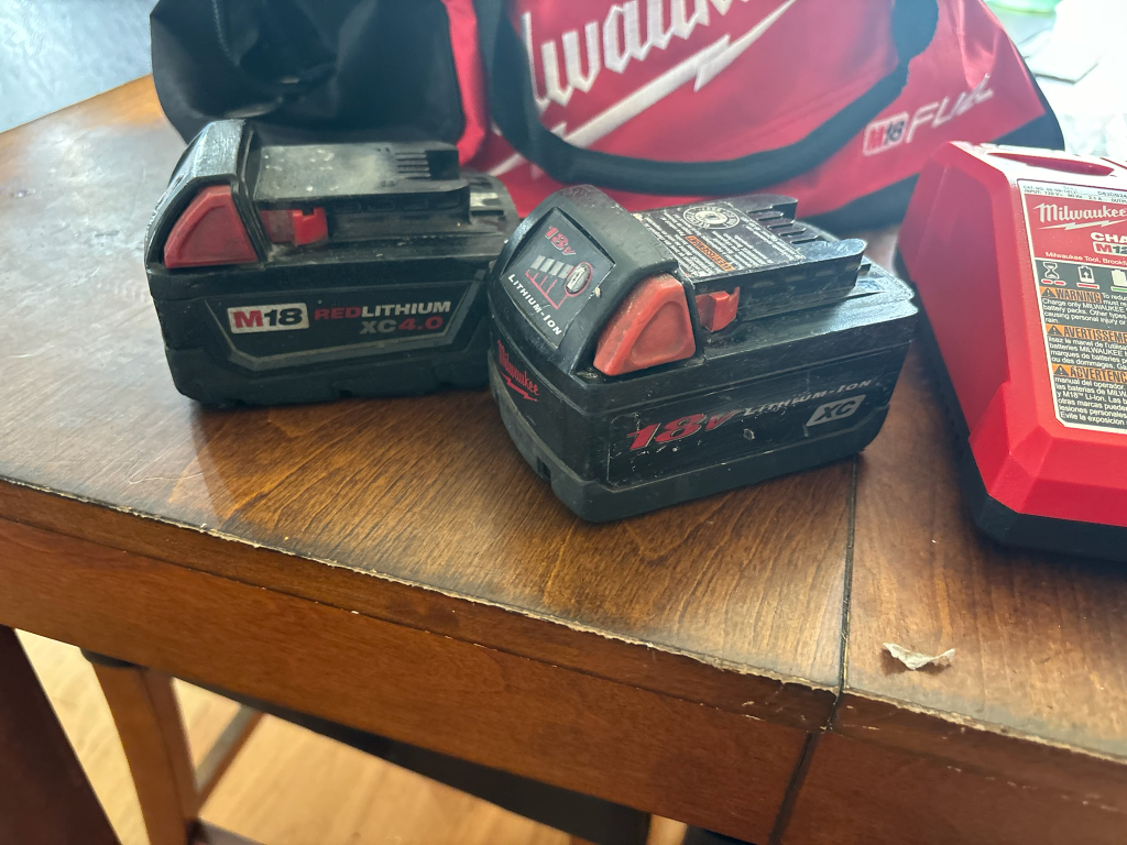 Milwaukee M18 FUEL 4 1/2" Angle Grinder Kit - photo 3