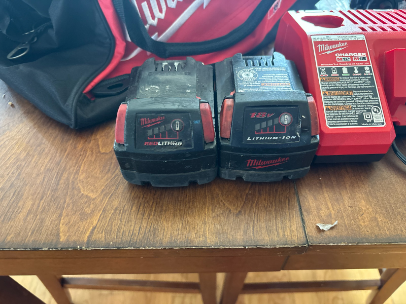 Milwaukee M18 FUEL 4 1/2" Angle Grinder Kit - photo 4