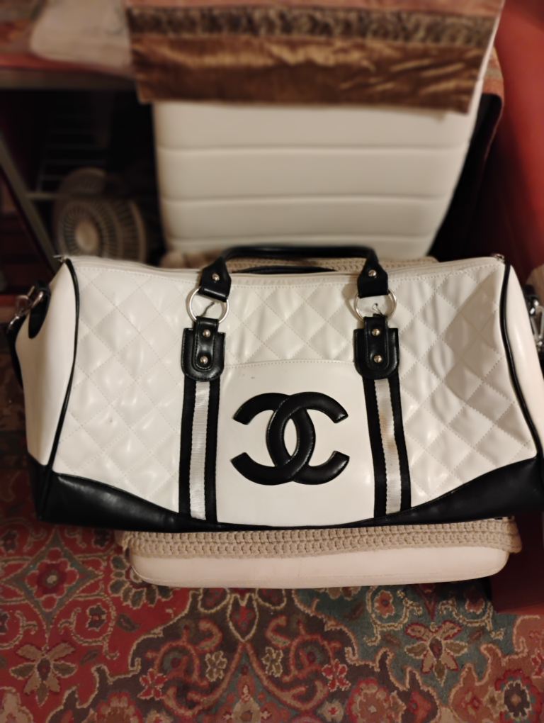 suitcases $10 - photo 4