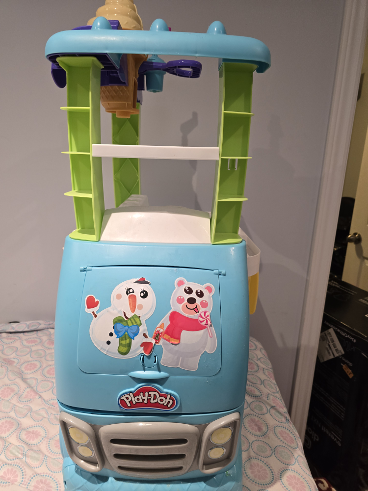 Play-Doh Ice Cream Truck Playset - photo 2