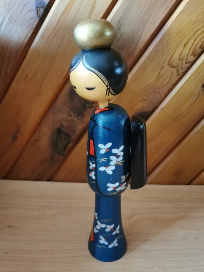 Vintage Kokeshi Doll image indicator(6)
