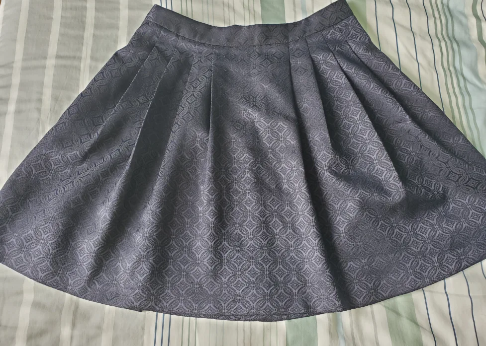 Banana Republic Navy Skirt - Size 6 image indicator(3)