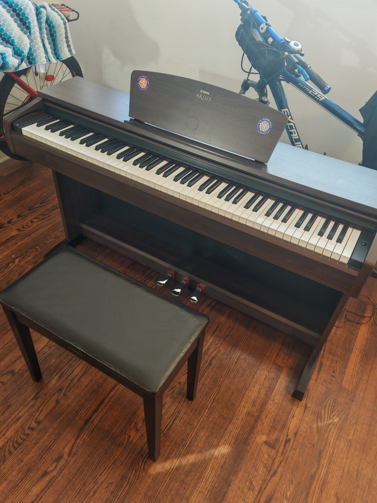 Yamaha Arius Digital Piano with Bench - photo 5