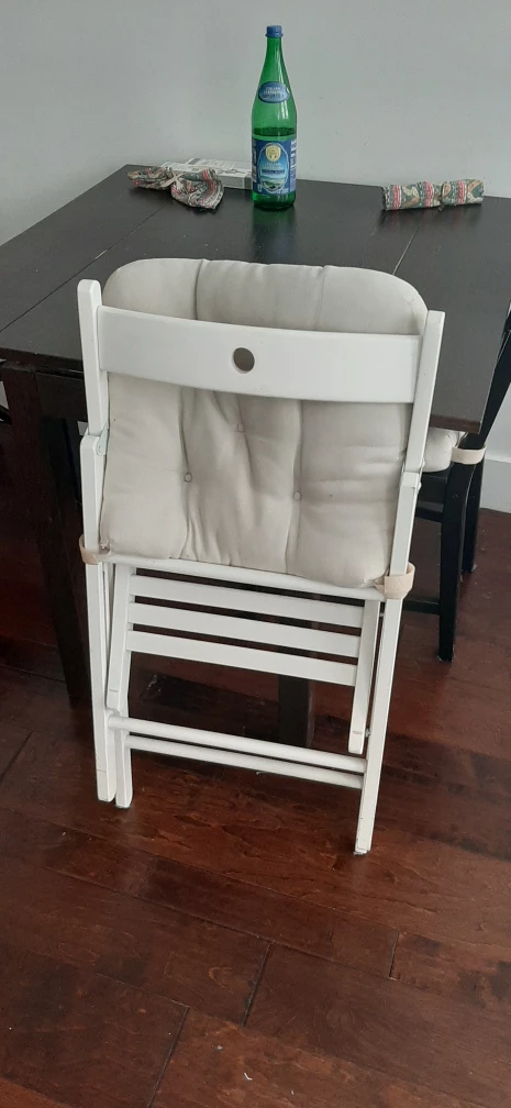 2 White Folding wooden Chairs - photo 2
