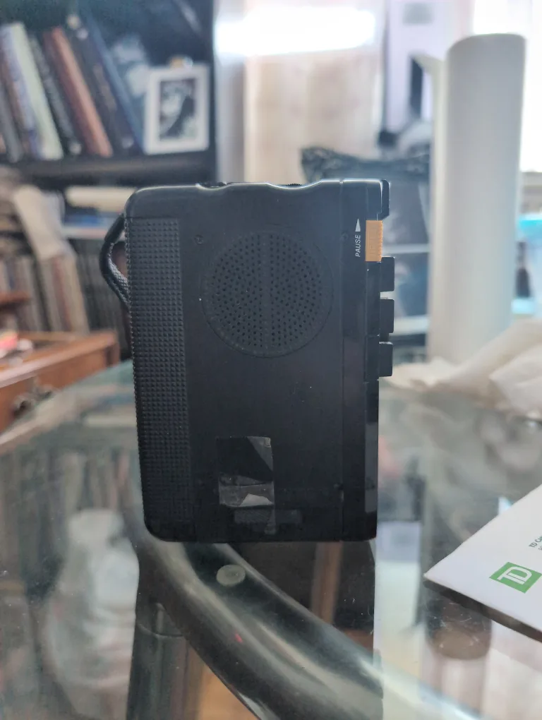 GE Mini Recorder - Portable Cassette Player image indicator(2)