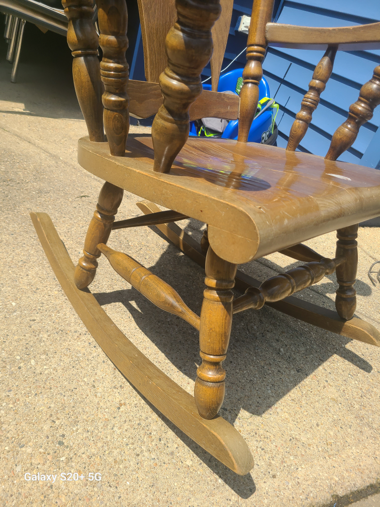 Wooden Rocking Chair - photo 4