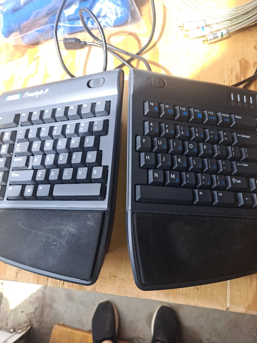 Kinesis Freestyle 2 Ergonomic Keyboard thumbnail
