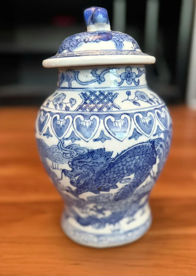 Large Blue & White Dragon Ginger Jar image indicator(2)
