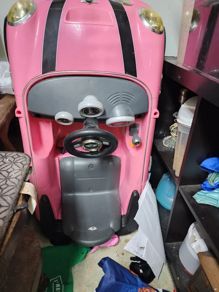 Pink Mini Cooper Ride-On Car with battery image indicator(3)