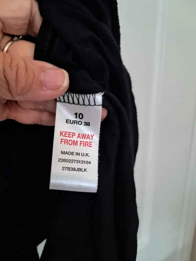 Topshop Black Skirt with beaded waist, Size 10 image indicator(4)