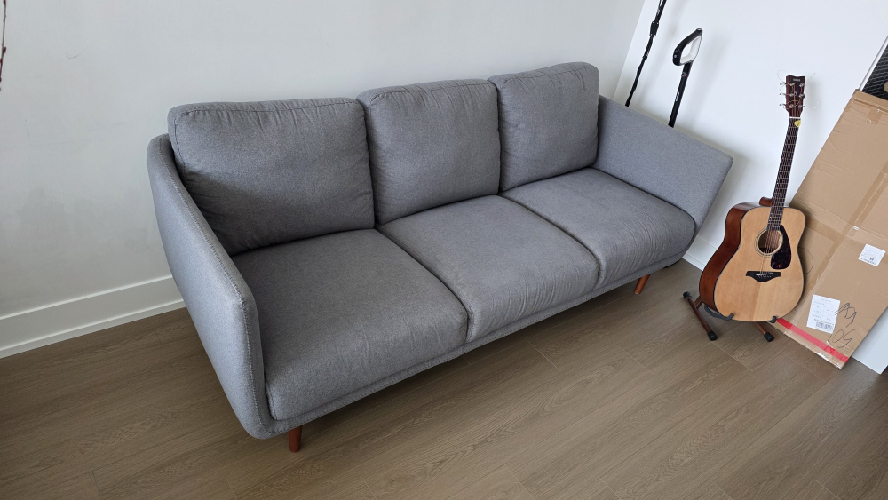 Structube Aaron Modern Sofa - Good conditions - photo 2