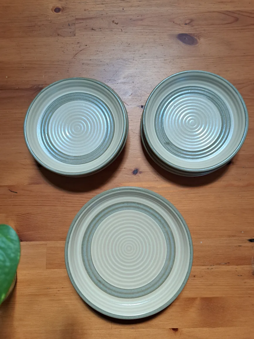 Set of 9 Laurentienne Ceramic Plates thumbnail