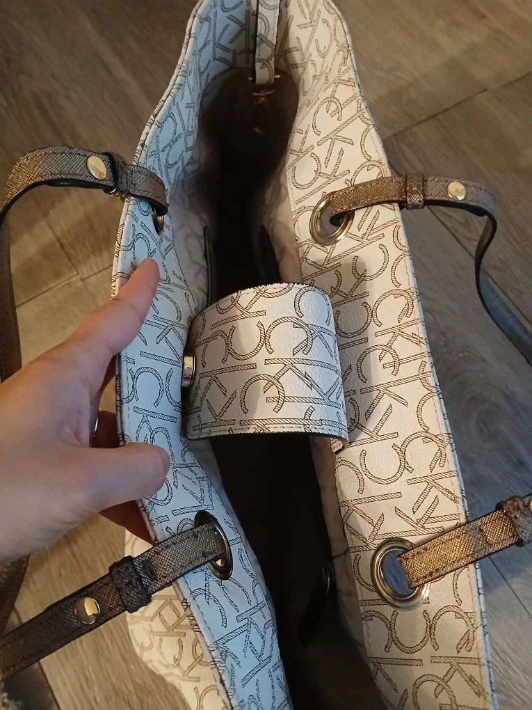 Calvin Klein purse image indicator(4)