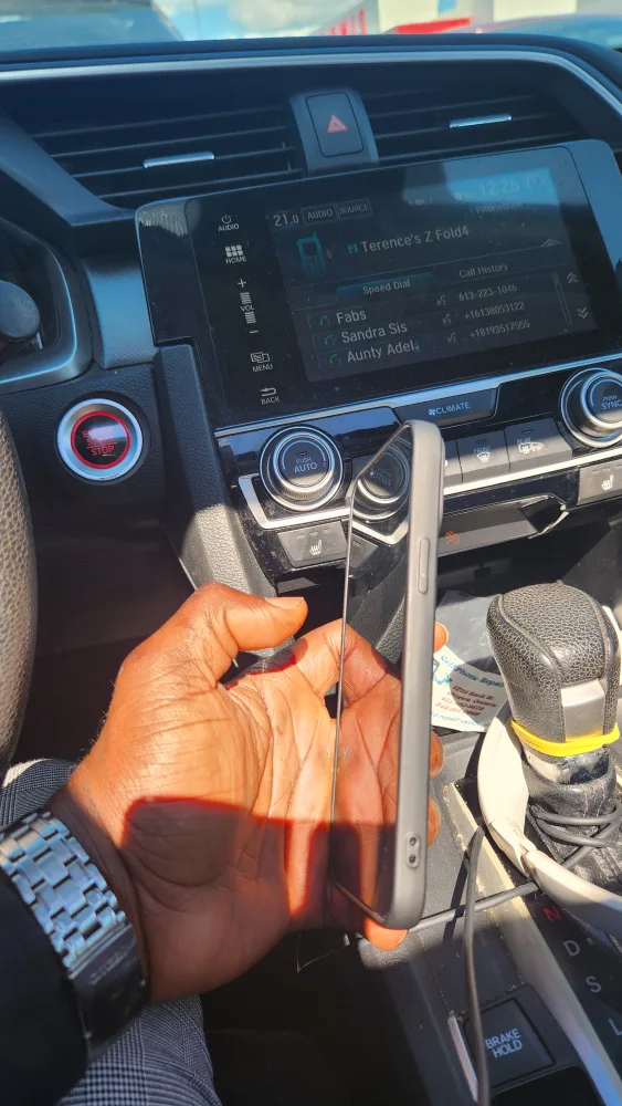 iPhone 13 Pro Max Silver, 256GB like new. umlocked image indicator(4)