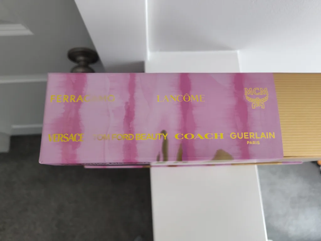 Shoppers Fragrance Discovery Collection Gift Set image indicator(2)