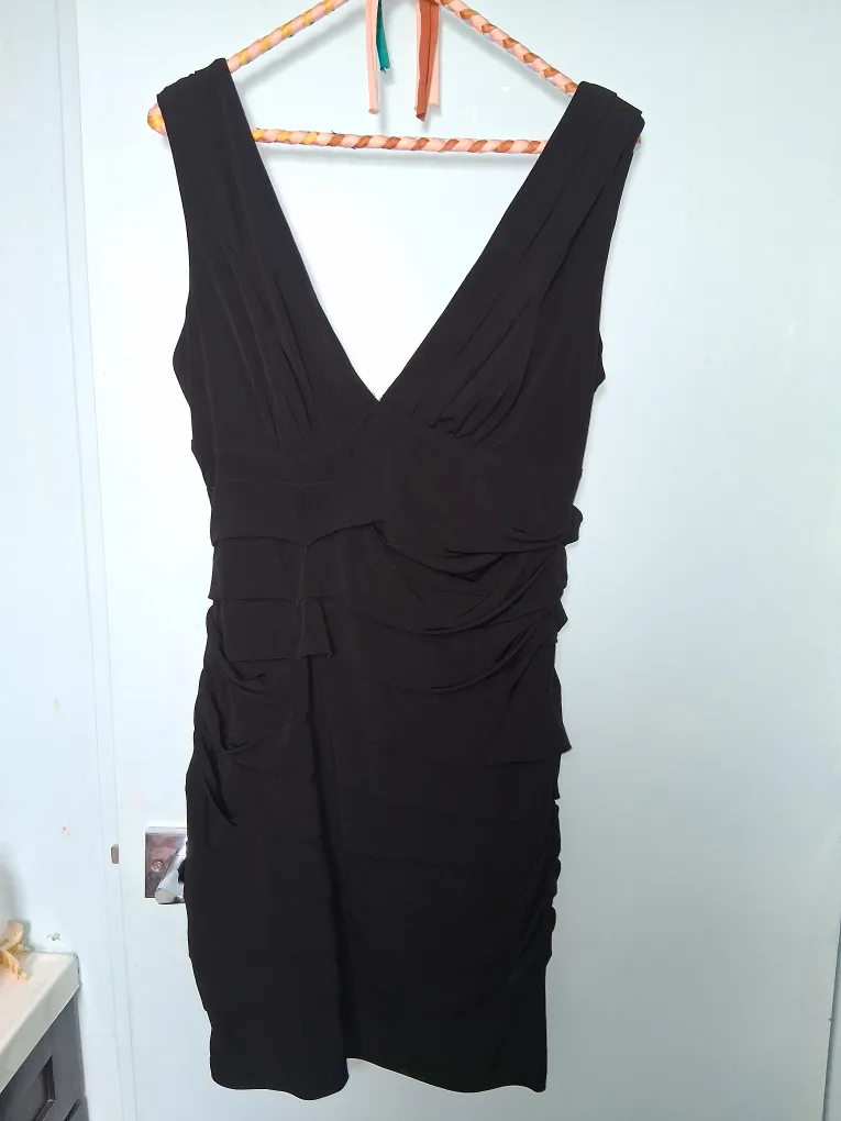 Le Chateau Black Dress - Size Large image indicator(4)