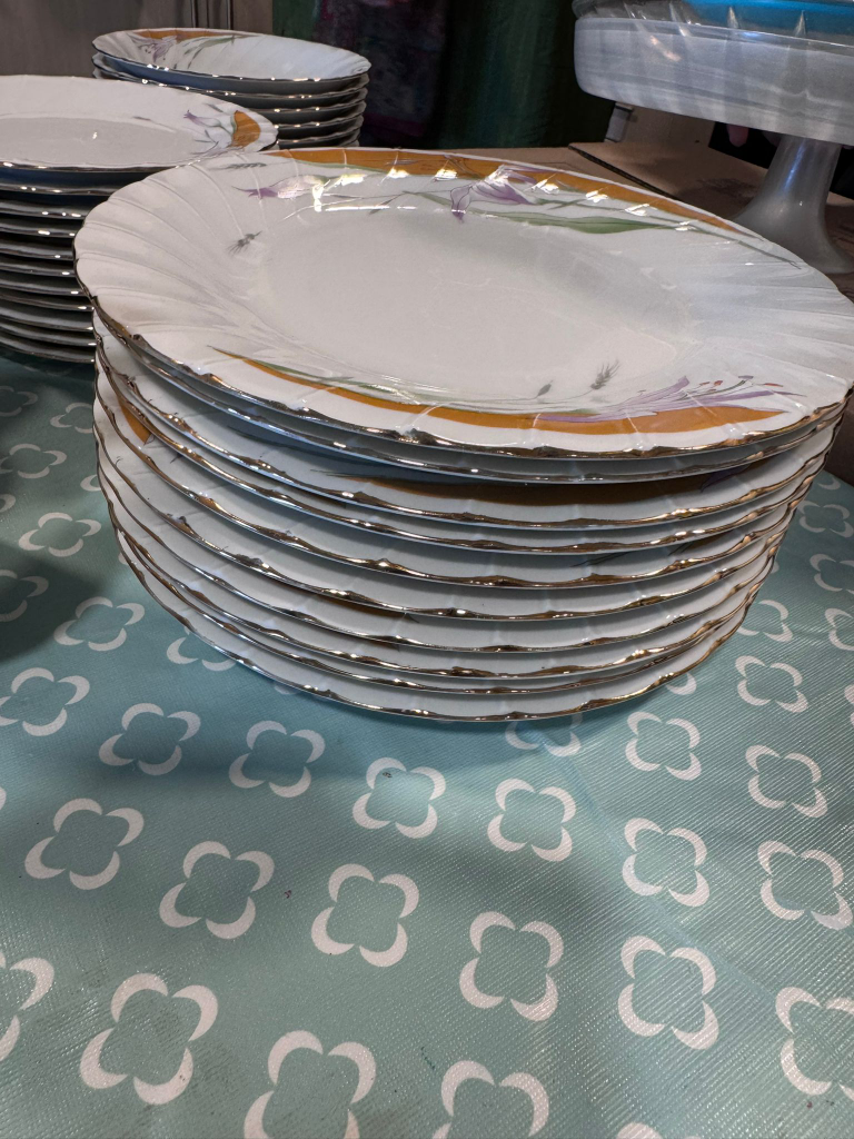 Vintage China Dinnerware Set - photo 3