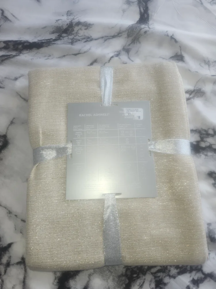 Rachel Ashwell Shabby Chic Tablecloth - NEW image indicator(2)