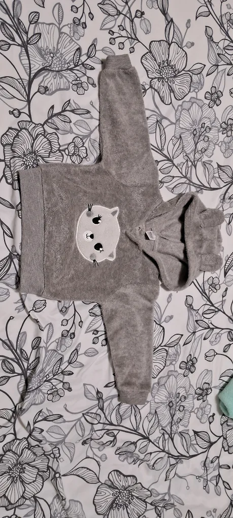 Grey Baby Hoodie with Cat Design image indicator(2)