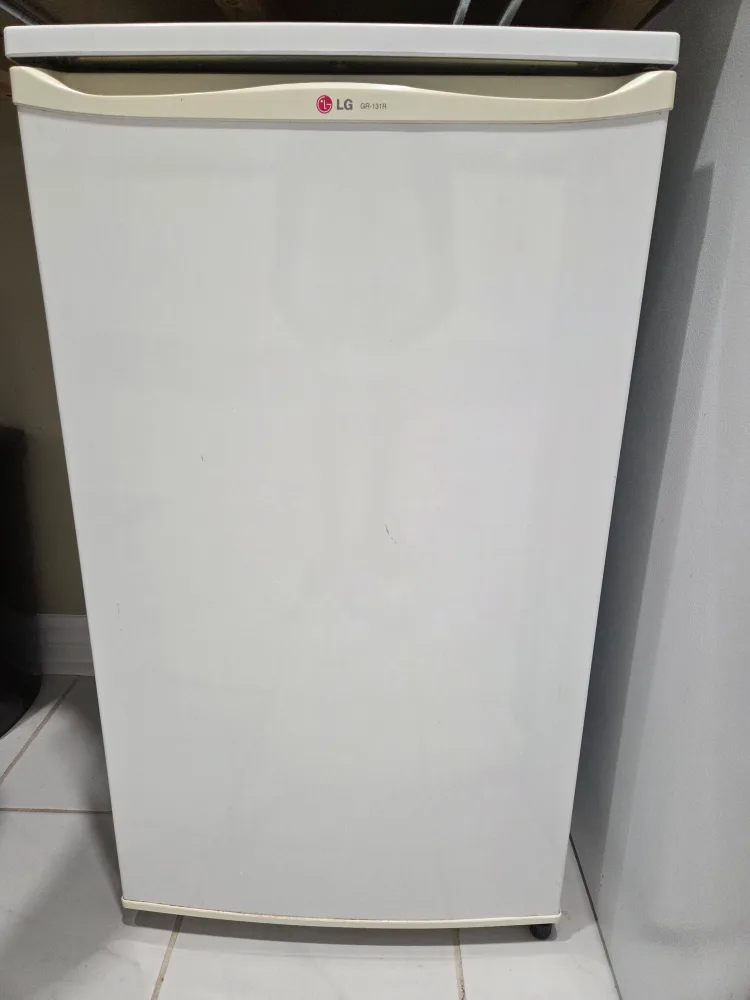 LG GR-131R Compact Mini Fridge - White thumbnail
