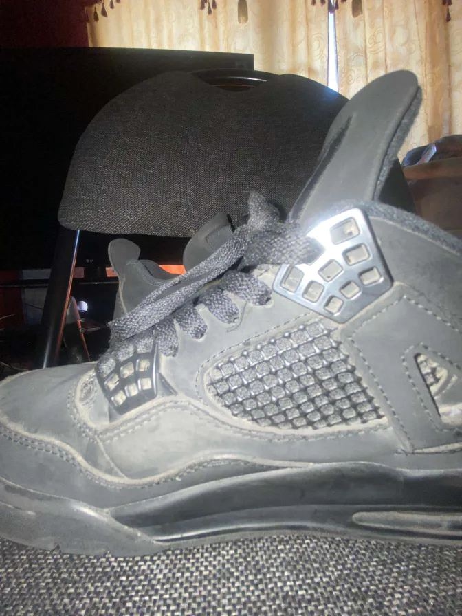 Jordan 4 Retro Black Cat Shoes creased image indicator(9)