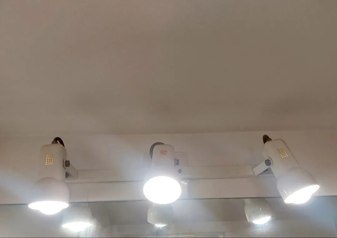 3-Track lighting fixture thumbnail