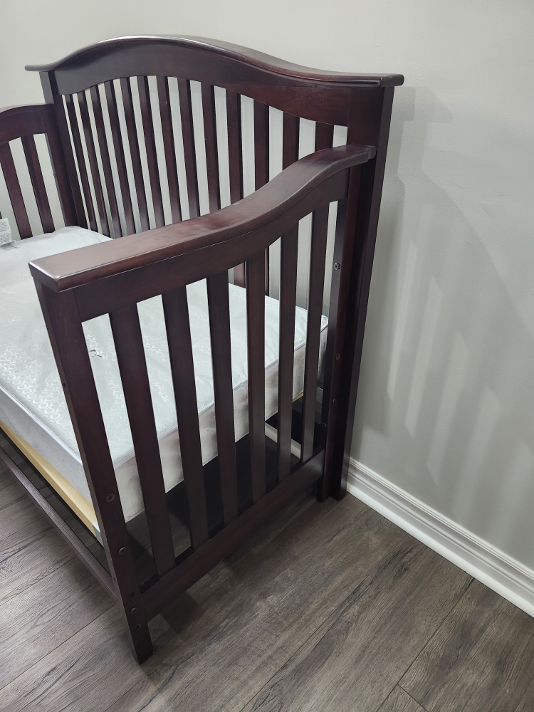 Convertible Baby Crib - Dark Wood - photo 2