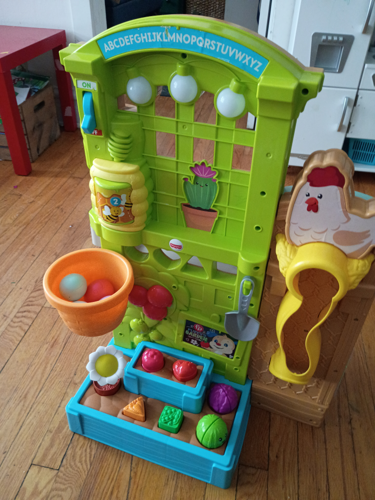 Fisher-Price Grow-the-fun Garden to Kitchen. 10 bucks. - photo 2