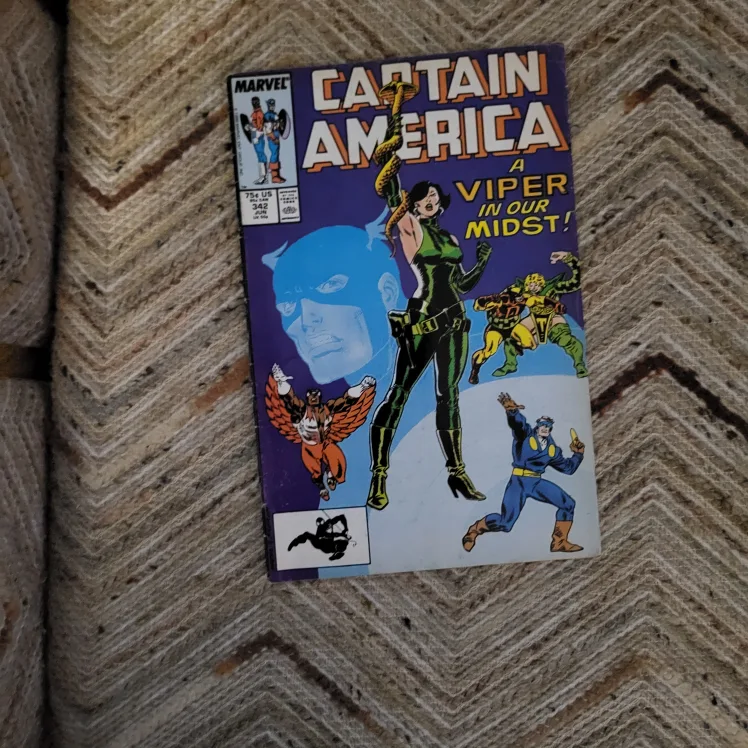 Captain America Comic Book - A Viper in Our Midst! thumbnail