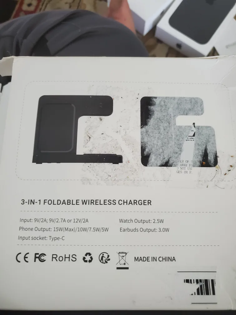 3 in 1 Foldable Wireless Charger - New in Box image indicator(5)