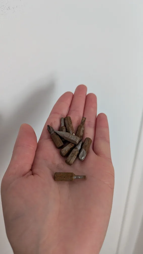 Screw Driver with interchangeable attachments image indicator(2)