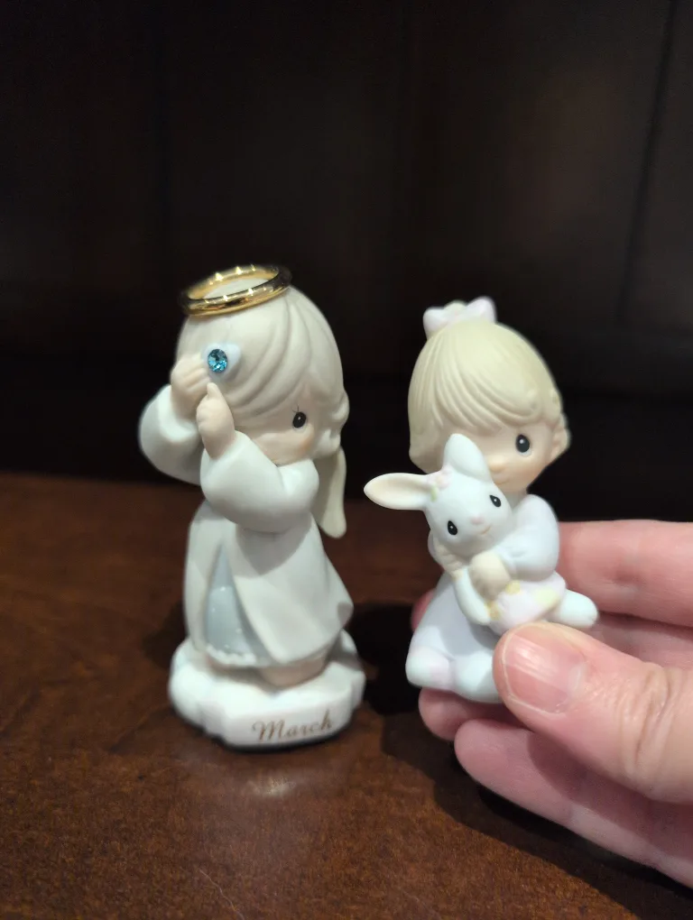 Precious Moments Angel Figurines image indicator(3)
