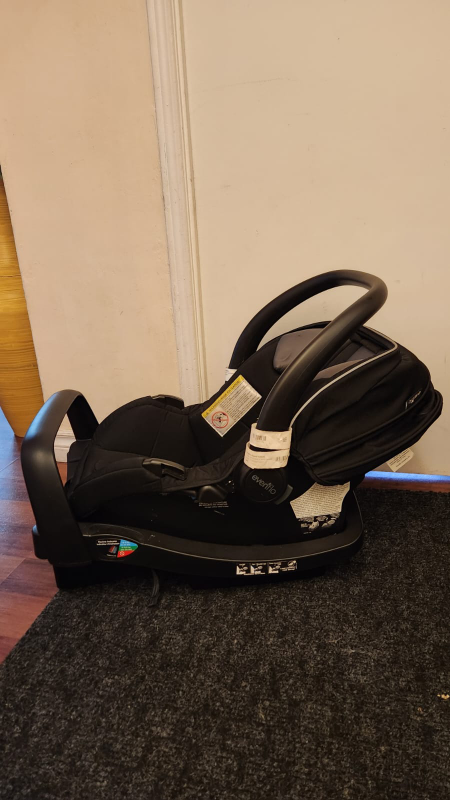 Evenflo Pivot Xpand Travel System