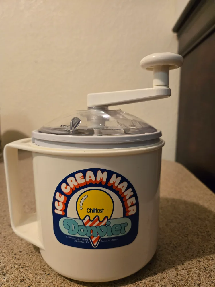 Donvier Vintage  Hand Cranked Ice Cream Maker thumbnail