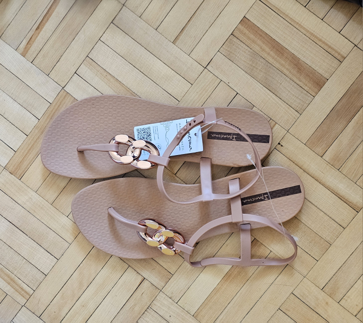 New Ipanema Sandals, Size 10