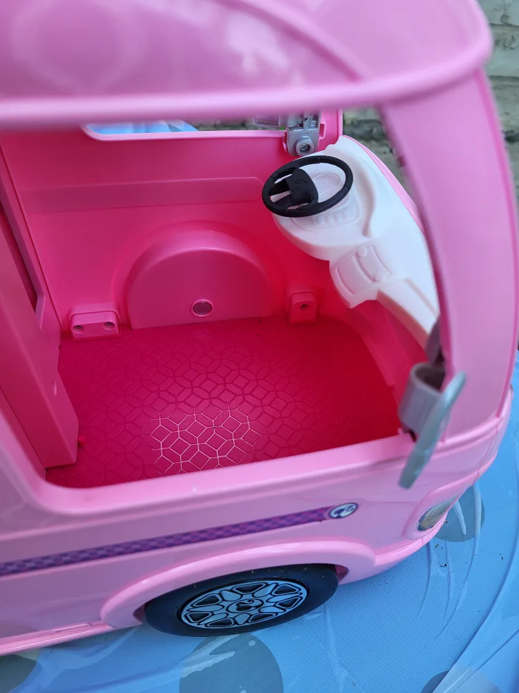 Barbie camper image indicator(10)
