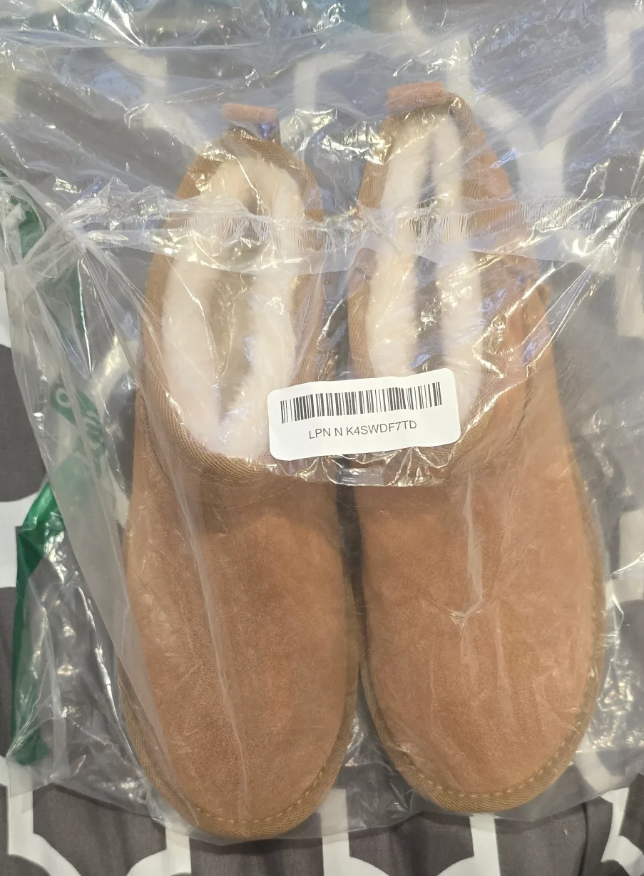 Cozy Suede Bootie Slippers - Size 9 image indicator(2)