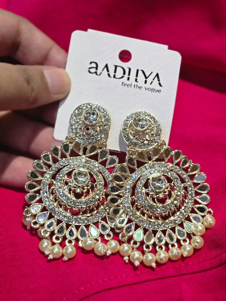 Aadhiya Feel the Vogue Earrings thumbnail