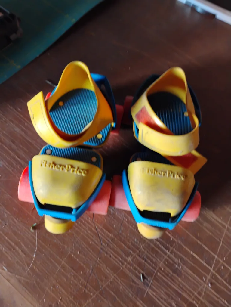 vintage kidsFisher-Price Roller Skates adjustable image indicator(2)