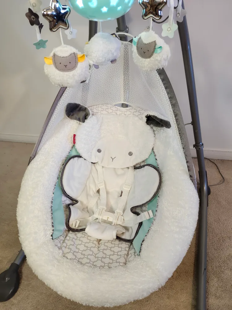 Fisher-Price Sweet Snugapuppy Dreams Cradle 'n Swing image indicator(4)