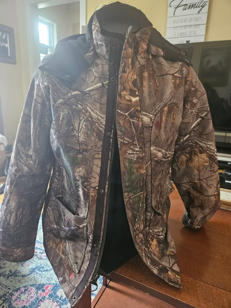 Realtree Camo Jacket - Size S/M