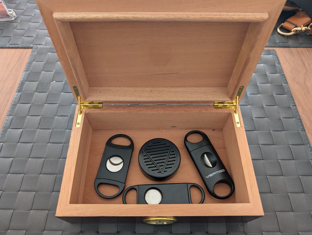 Cigar Humidor Box with Accessories - photo 5