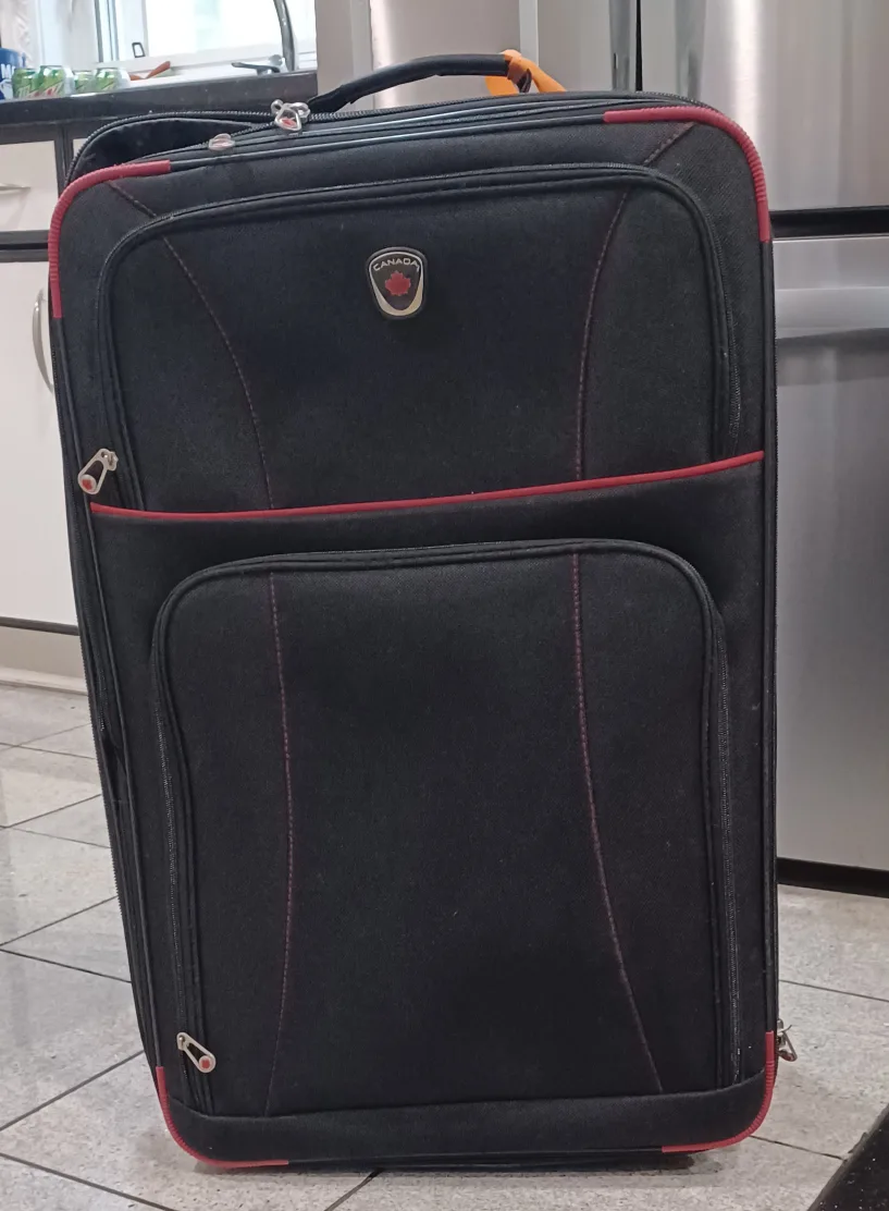 Canada Luggage Co. Black Suitcase image indicator(3)